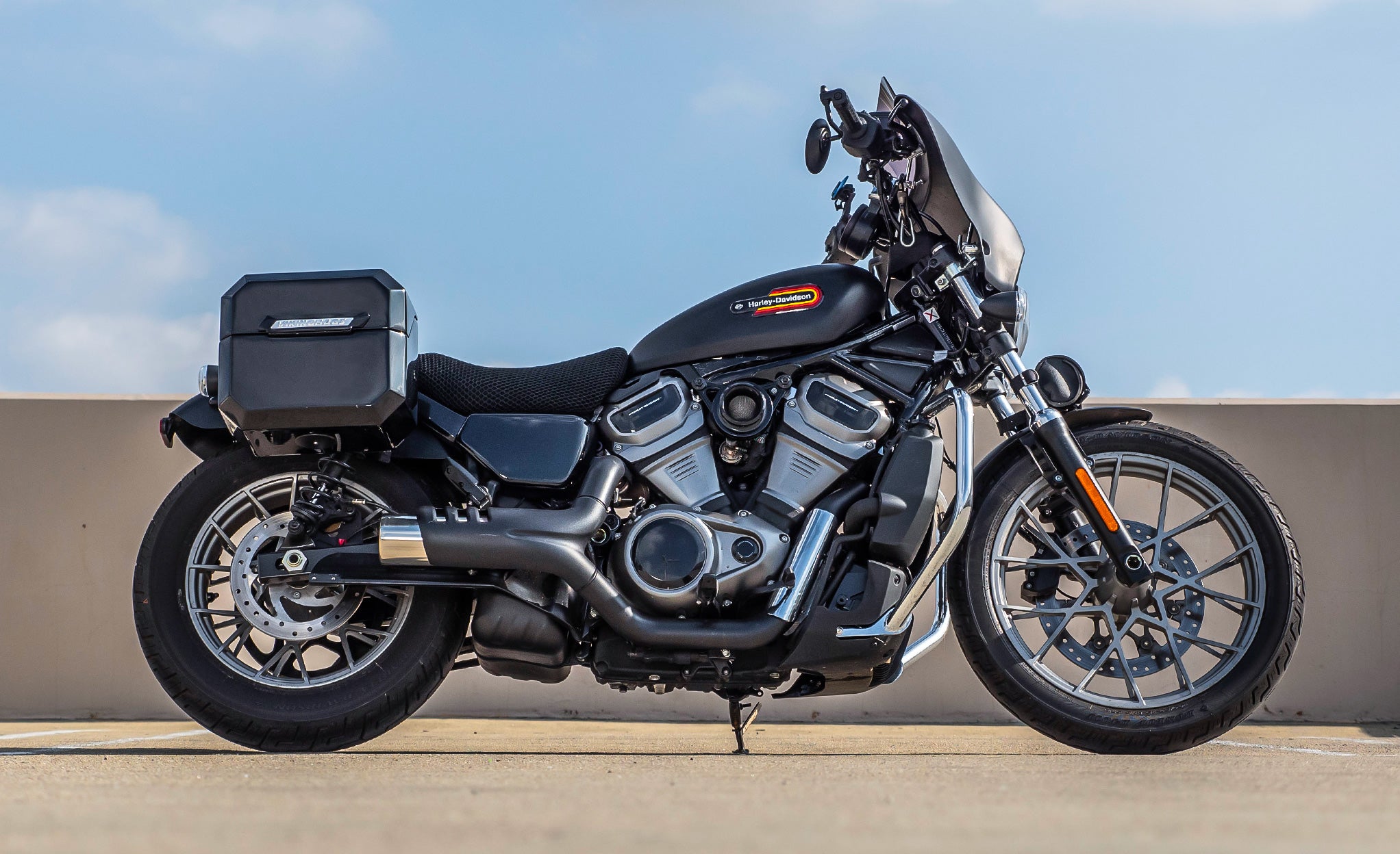 10L - Outlaw Quick Mount Medium Harley Sportster Nightster RH975/S Painted Solo Saddlebag (Right Only) @expand