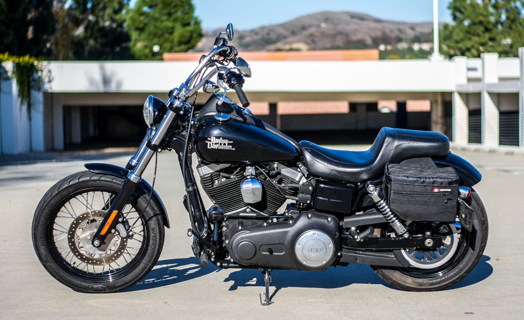 18L - Patriot Large Motorcycle Throw Over Saddlebags for Harley Dyna Street Bob FXDB @expand
