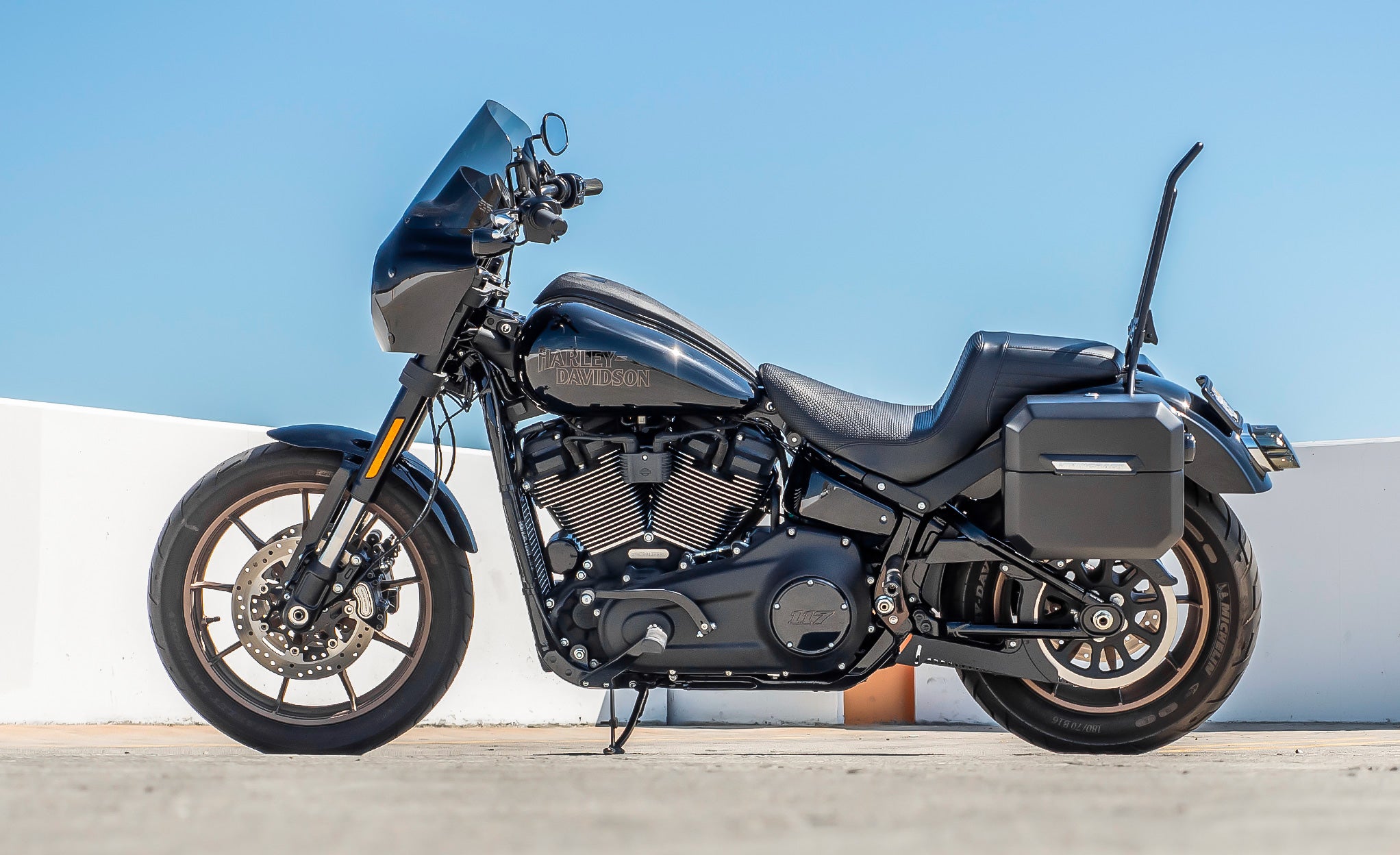10L - Outlaw Quick Mount Small Harley Softail Low Rider S FXLRS Matte Hard Solo Saddlebag (Left Only) @expand