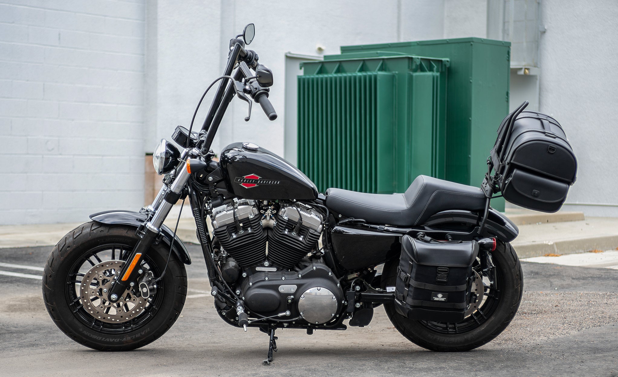 41L - Century XL Leather Motorcycle Sissy Bar Bag @expand