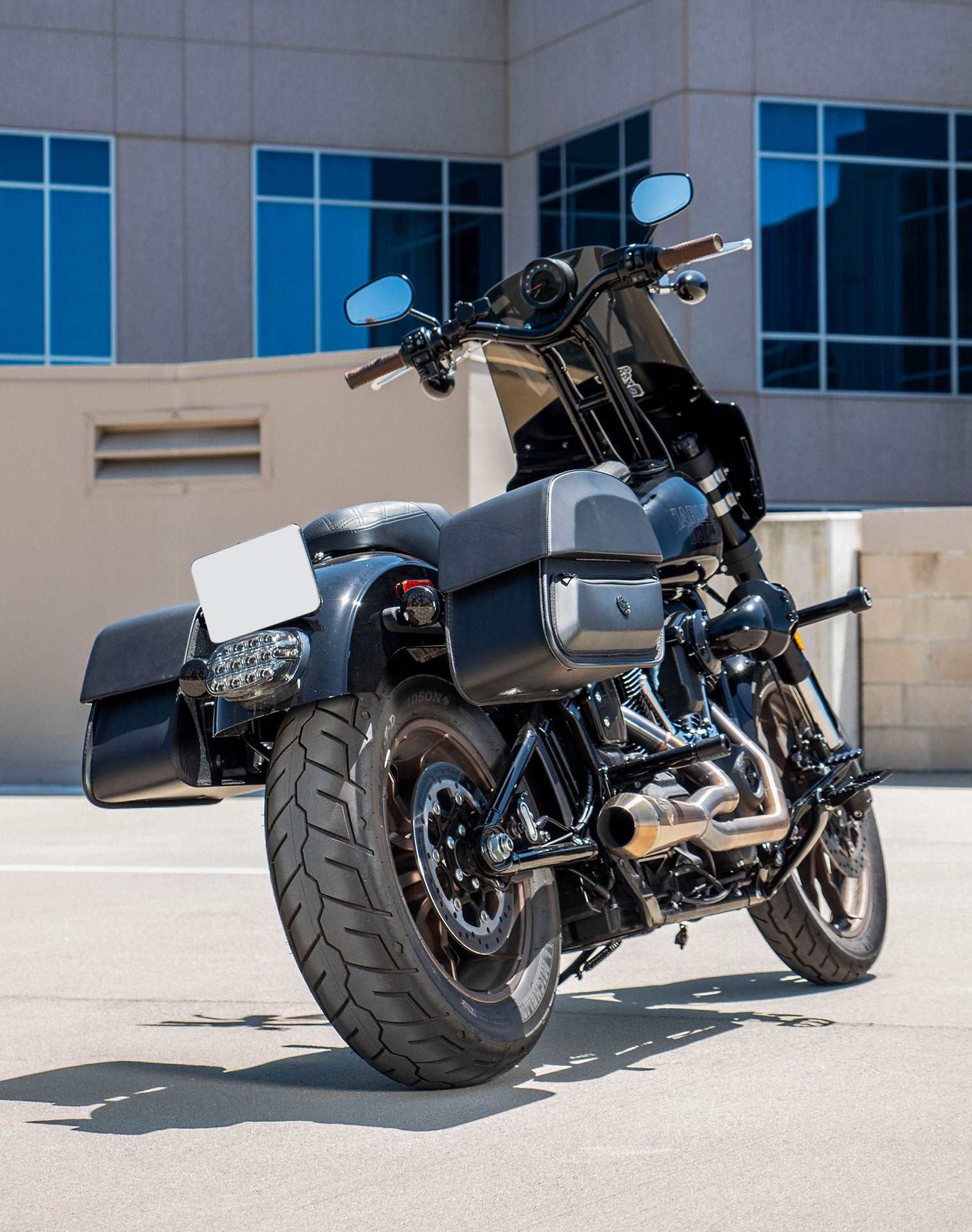 28L - Pantheon Medium Quick-Mount Motorcycle Saddlebags For Harley Softail Low Rider S FXLRS v1