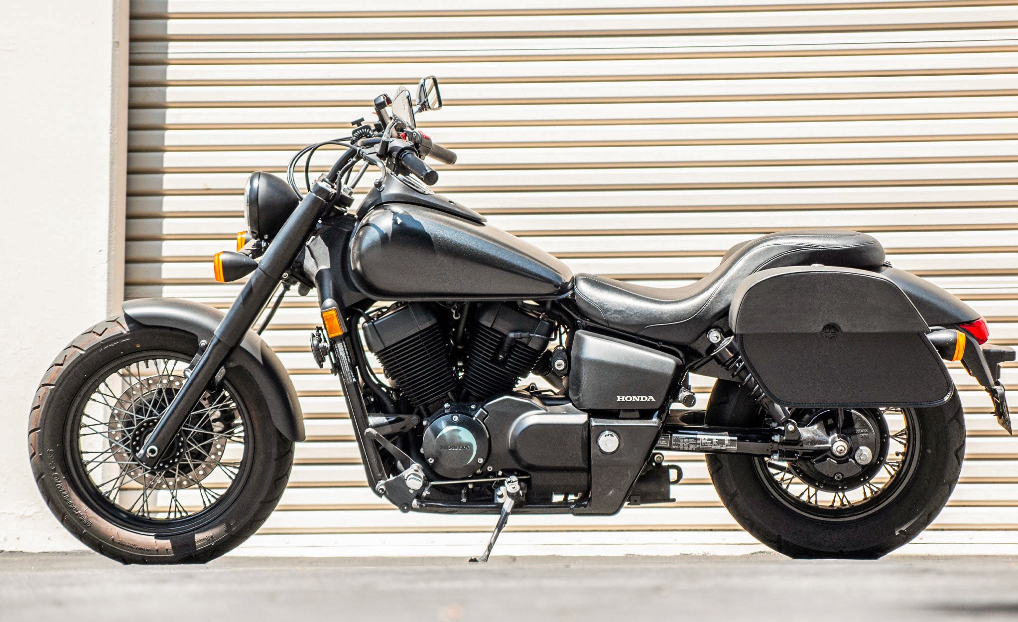 28L - Panzer Medium Quick Mount Honda 750 Shadow Phantom Leather Saddlebags @expand
