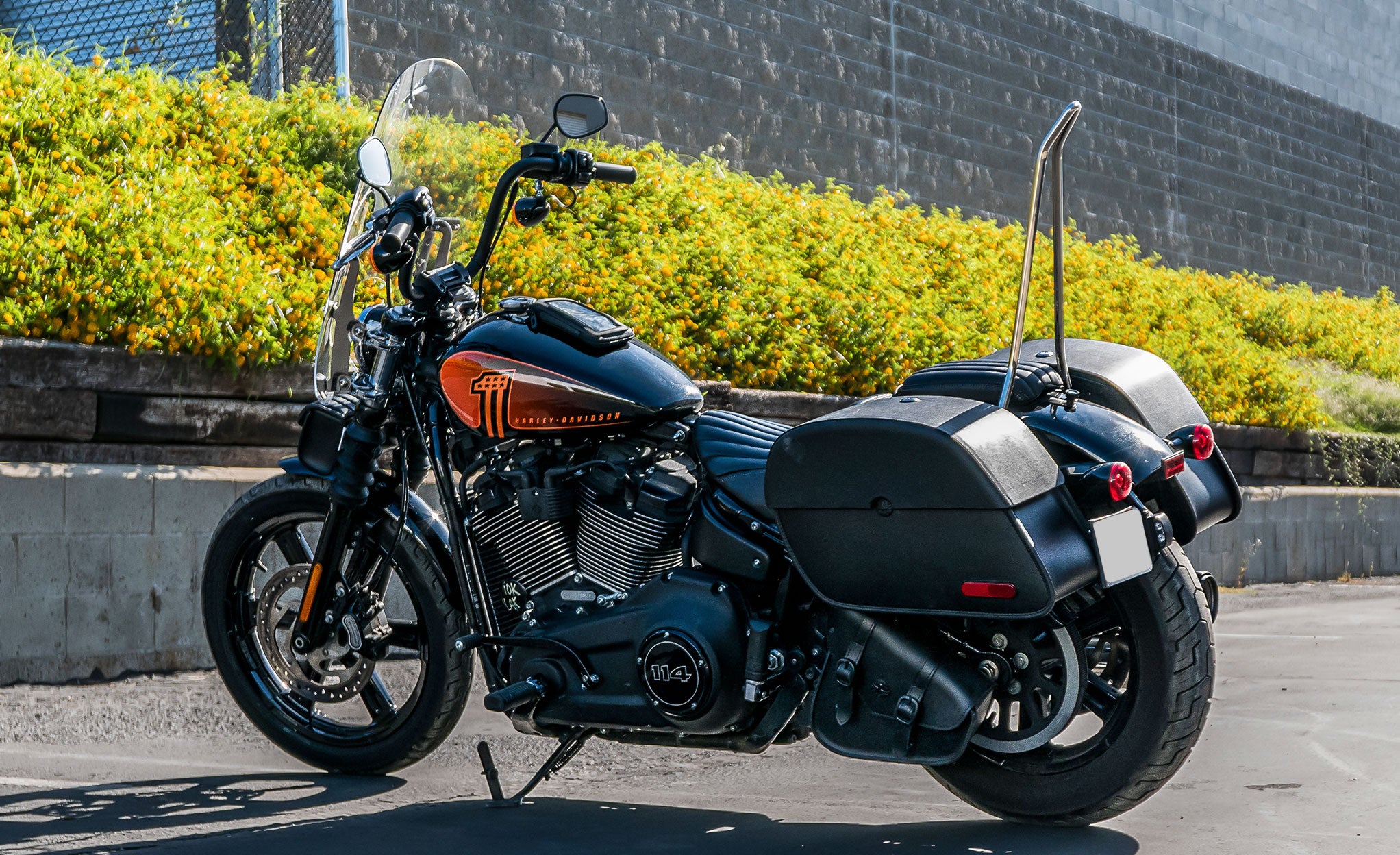 5L - Dark Age Plain Leather Motorcycle Solo Bag For Harley Softail Life Style @expand