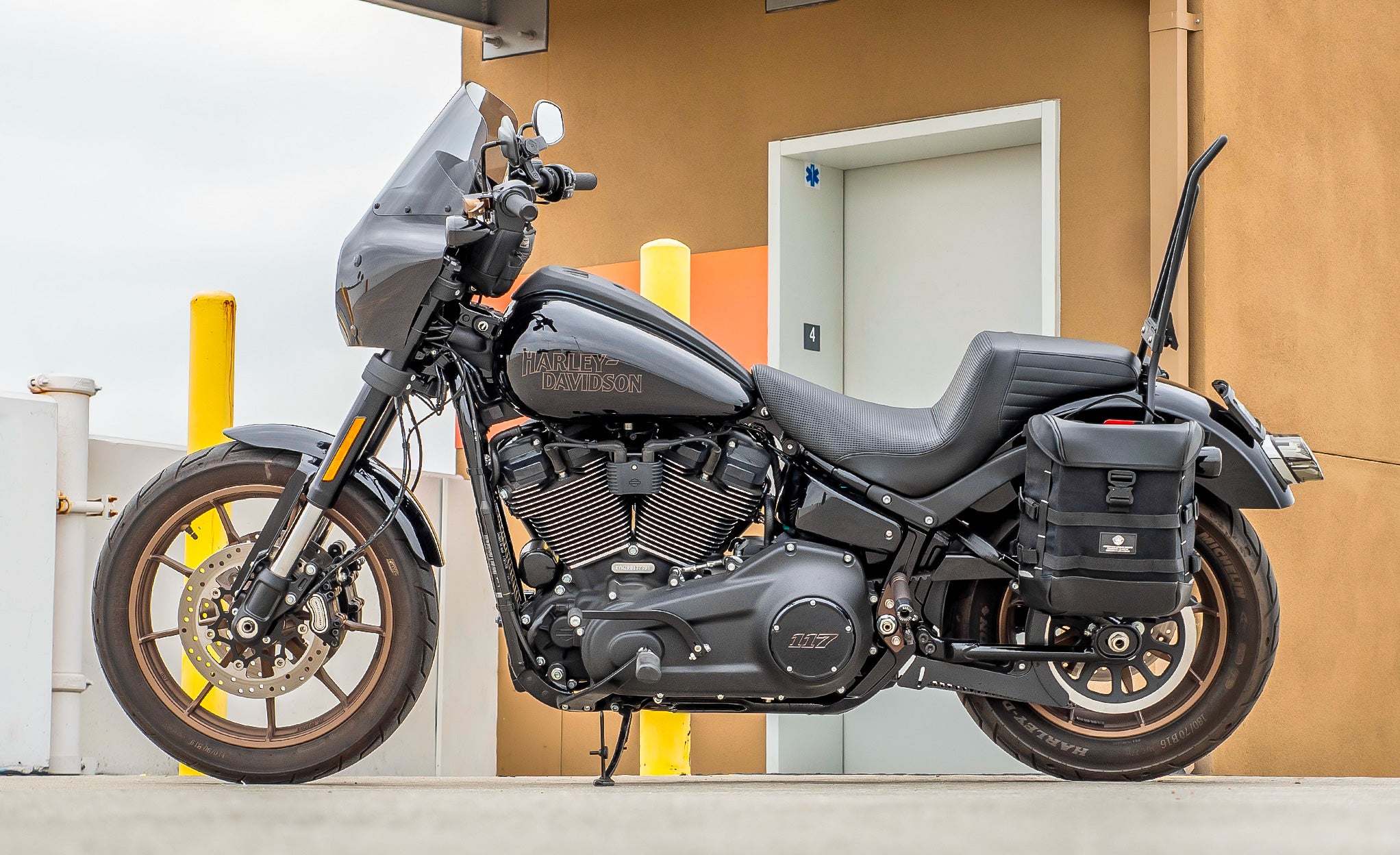 15L - Incognito Quick Mount Medium Solo Motorcycle Saddlebag (Left Only) for Harley Softail Low Rider S FXLRS @expand