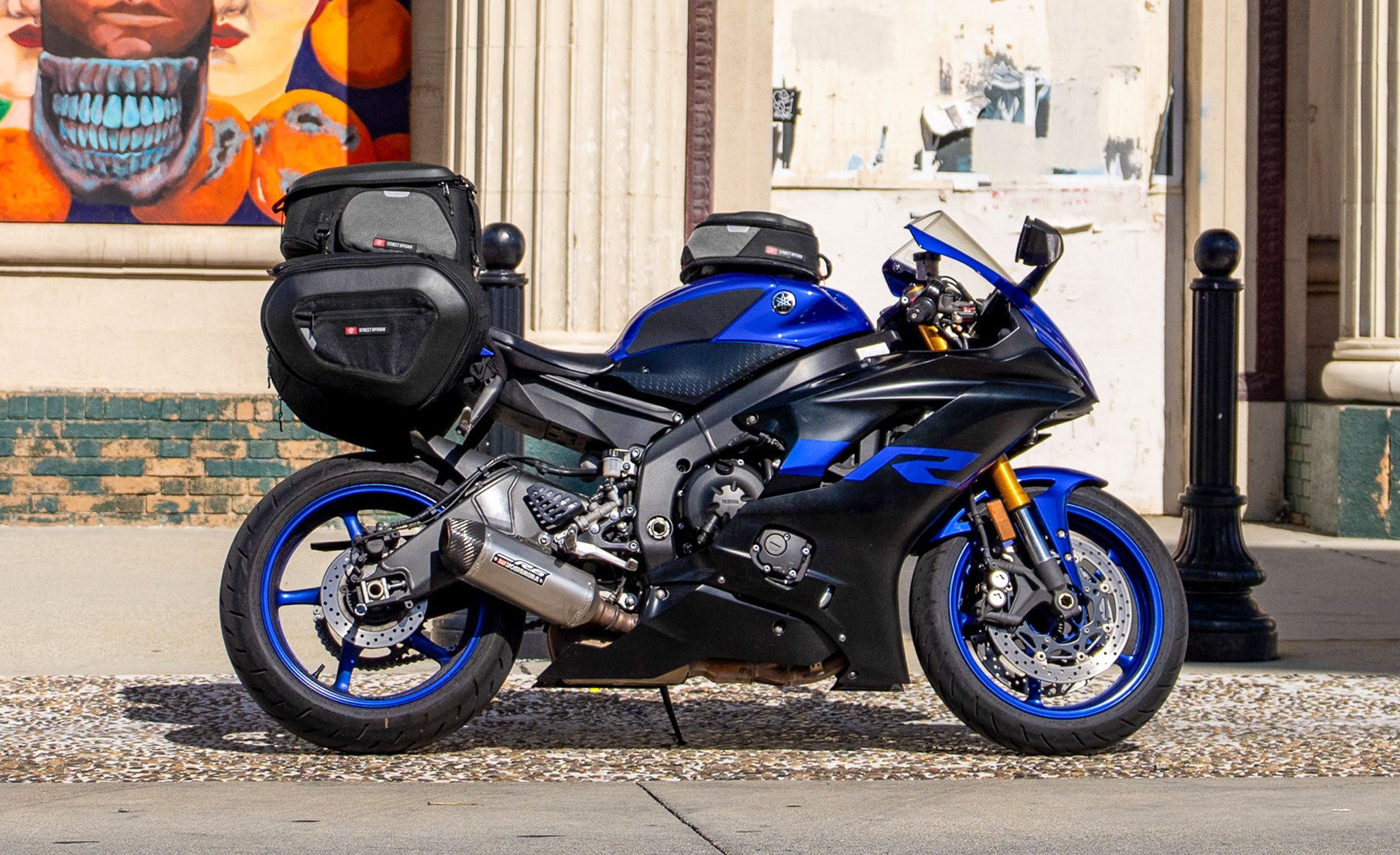 33L - Momentum Extra Large Street/Sportbike Tail Bag @expand