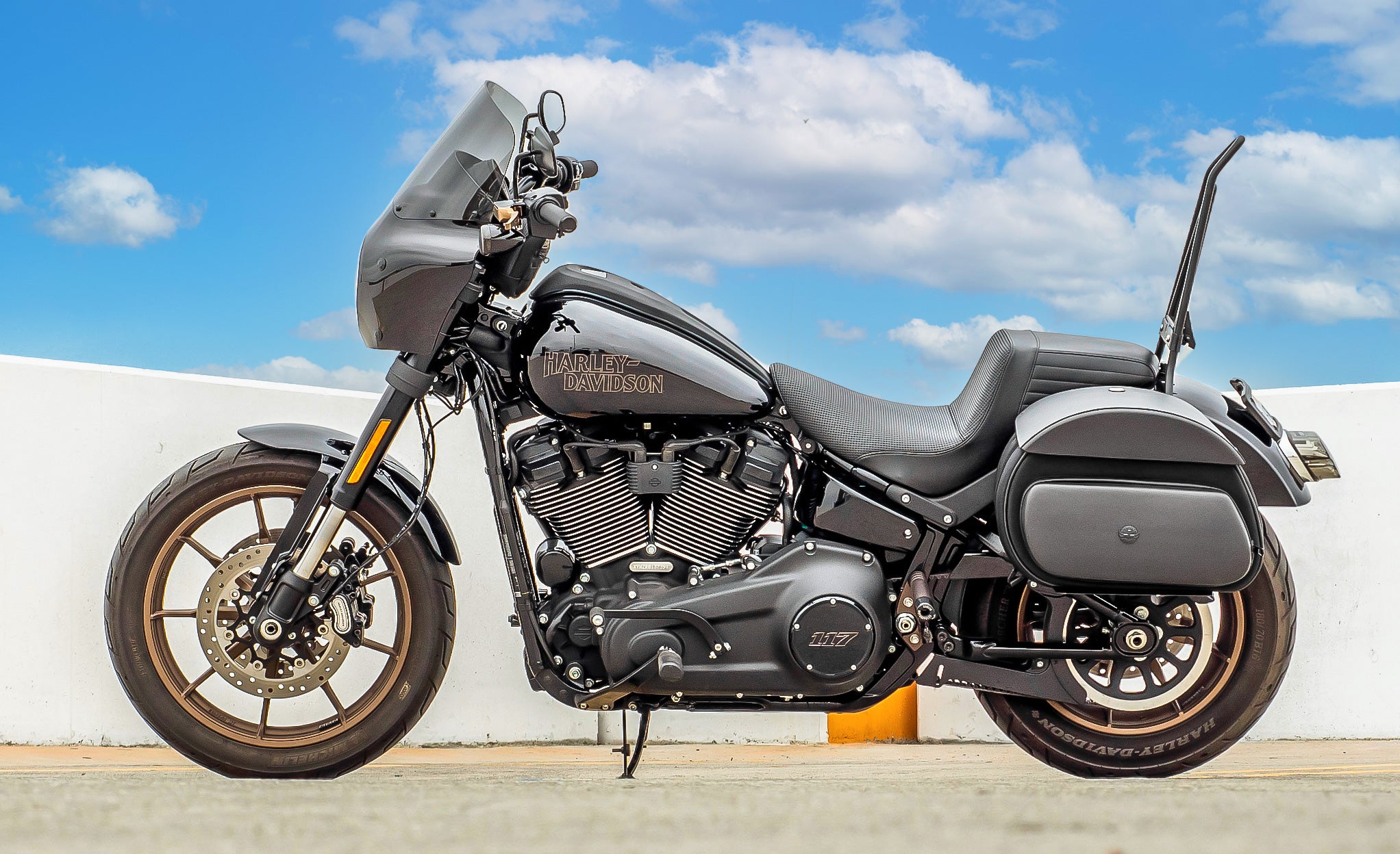 30L - Stealth Quick Mount Saddlebags for Harley Davidson Softail Low Rider S FXLRS @expand